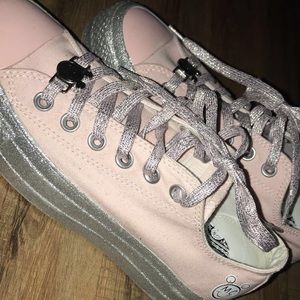 super cute, but too big on me!!